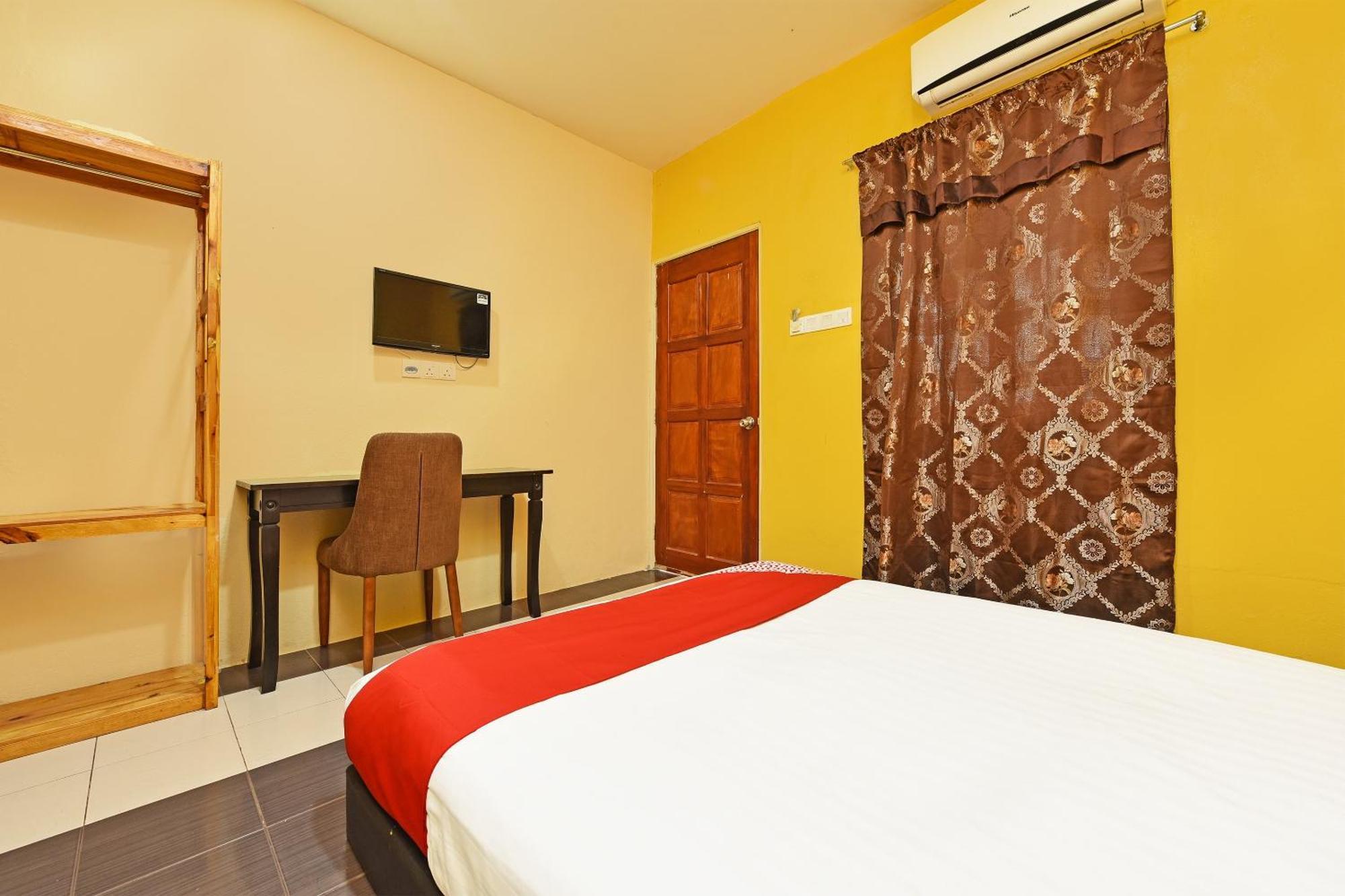 Oyo 90561 Awan Biru Motel 珍南海滩 外观 照片