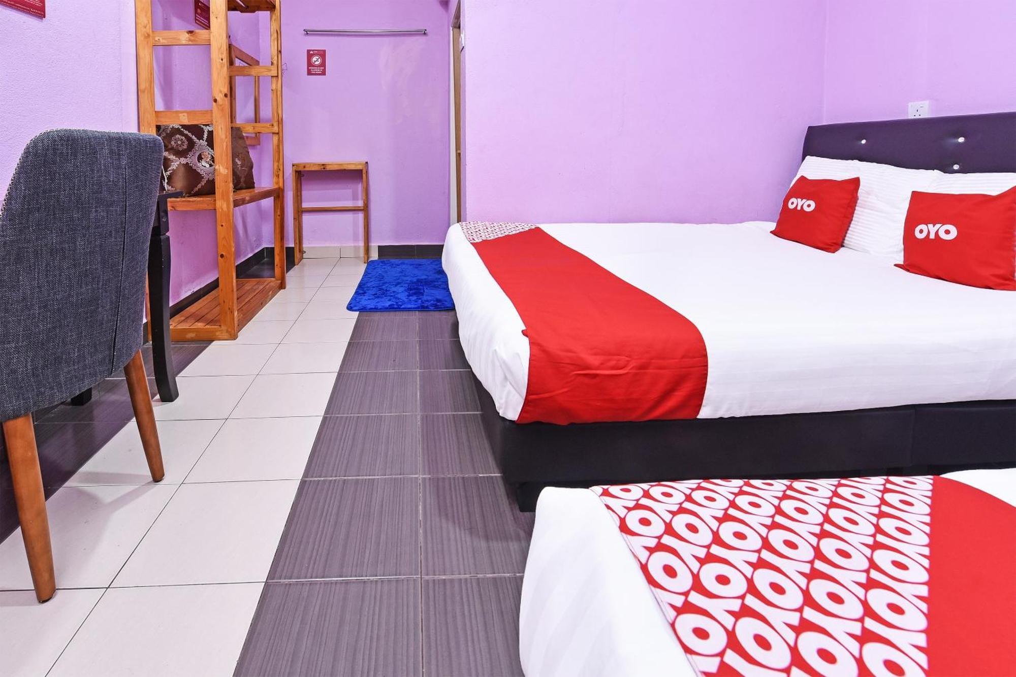Oyo 90561 Awan Biru Motel 珍南海滩 外观 照片